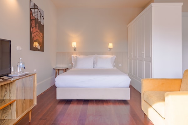 Compact en knus appartement in het bruisende hart van Porto - thumbnail 3