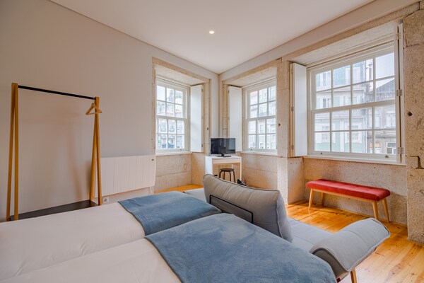 Knus appartement in hartje Porto met balkon, vlakbij metro - thumbnail 6