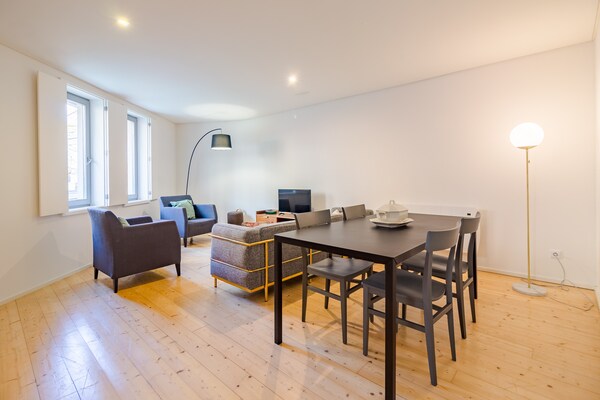 Gezellig appartement met 2 slaapkamers in het hart van Porto - thumbnail 2
