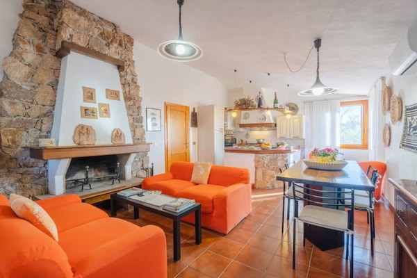 6-persoons vakantiehuis Casa Li Feruli in het centrum van Isola Rossa - thumbnail 2