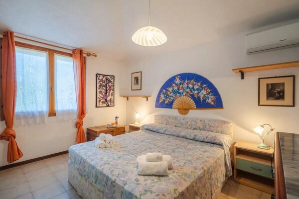 6-persoons vakantiehuis Casa Li Feruli in het centrum van Isola Rossa - thumbnail 4