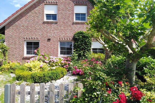 Ruim appartement met grote tuin, vijver en terras op 500m van haven Greetsiel - thumbnail 4