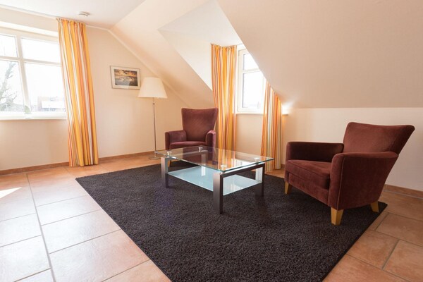Kanaalvakantiehuis in Greetsiel met roeiboot, 6 personen - thumbnail 4