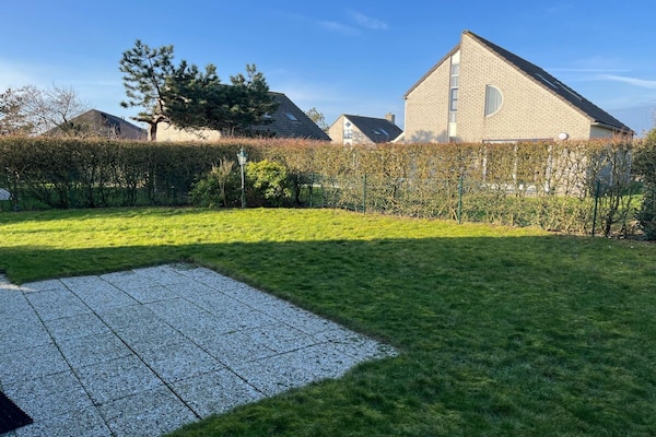 Ruim gerenoveerd vakantiehuis in Julianadorp, 1,5 km van het centrum - thumbnail 1