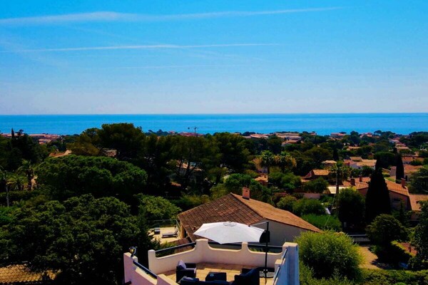 Zonovergoten villa voor 6 in Saint-Aygulf, vlakbij strand en dorp - thumbnail 2