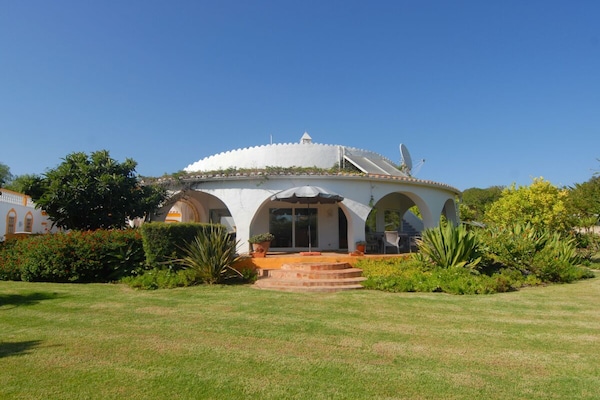 Moorse villa met privézwembad en tropische tuin nabij Carvoeiro - thumbnail 1