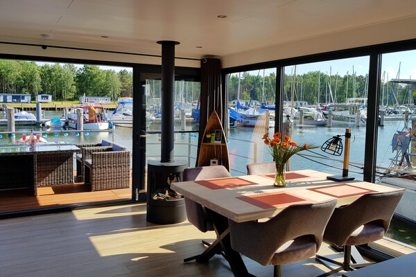 Moderne woonboot voor 4 personen direct aan de Oostzee in Peenemünde - thumbnail 4
