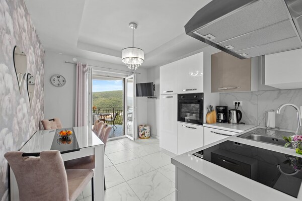 Lady M Gold – Stijlvol appartement met balkon en zeezicht in Rabac - thumbnail 3