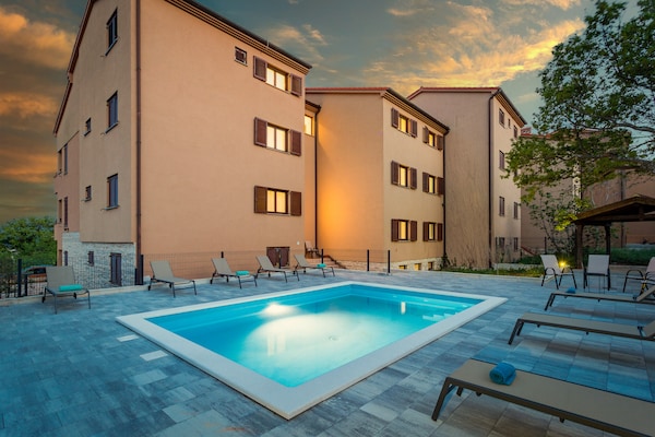 Modern appartement met gedeeld zwembad in Ližnjan, vlakbij strand en Pula - thumbnail 6