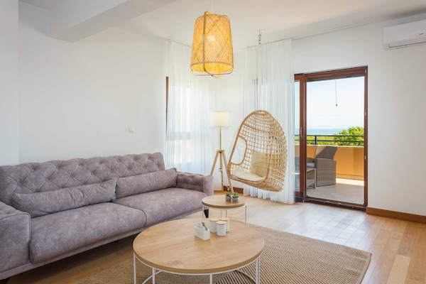 Modern appartement met gedeeld zwembad in Ližnjan, vlakbij strand en Pula - thumbnail 2
