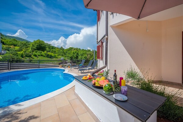 Appartement Lara 2 met gedeeld zwembad, sauna & jacuzzi nabij strand - thumbnail 3