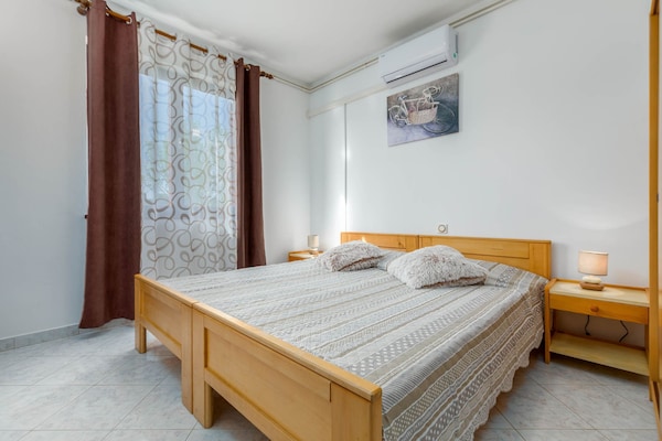 Modern appartement met terras in Valbandon, op 1 km van het strand - thumbnail 5