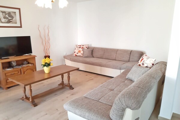 Ruim appartement met tuin en terras voor 7 personen nabij Pula - thumbnail 2