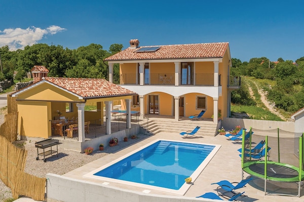 Villa met privézwembad en zeezicht in Koromačno - thumbnail 1