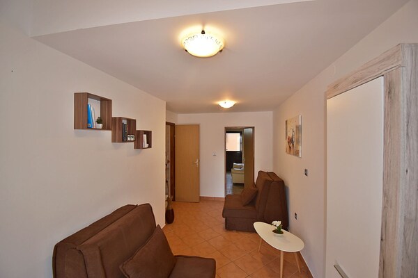 Knus appartement met tuin en barbecue op 3 km van strand Pula - thumbnail 2