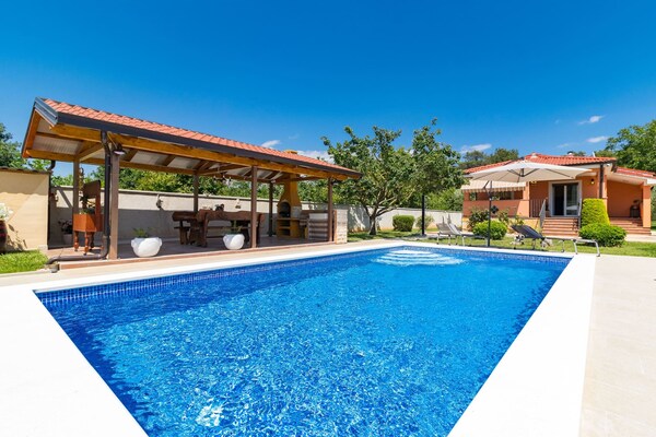 Serene villa met privézwembad op 2,2 km van strand Pjescana Uvala - thumbnail 6