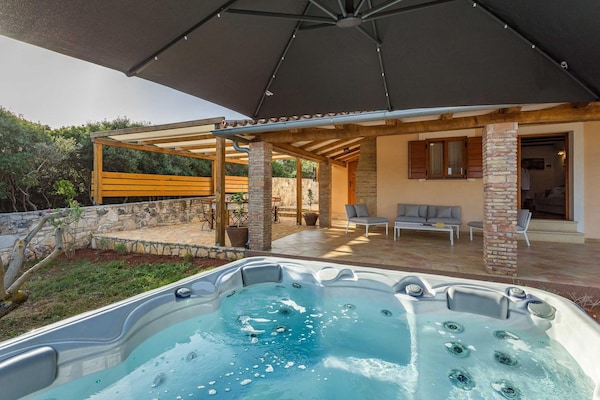 Casa Vala Romana - Big Garden, Jacuzzi, Free Bikes - Pula