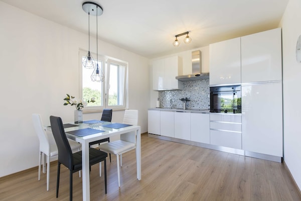Appartement Mirna met zwembad en weelderige tuin bij Labin - thumbnail 4