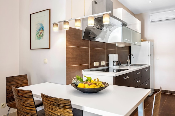 2-persoons appartement in Banjol aan het strand - thumbnail 2