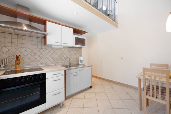2-persoons appartement in centrum Banjol direct aan het strand - thumbnail 4