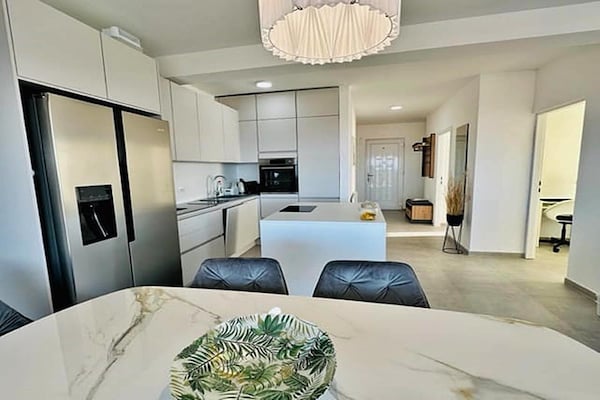 Modern appartement met zeezicht en balkon, 400m van strand in Banjol - thumbnail 2