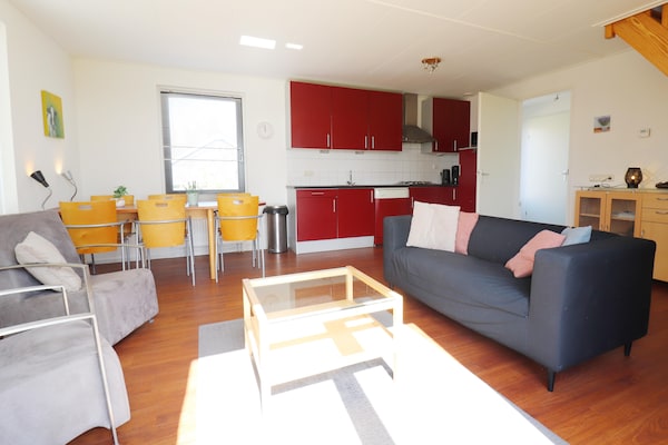 Vrijstaand vakantiehuis in Friese Wadden, 6 pers., tuin, rustig gelegen - thumbnail 2