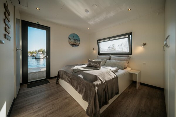 Luxe woonboot aan de Havel bij Zehdenick met uitzicht op het water - thumbnail 2