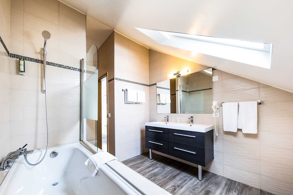 Modern appartement in het hart van Genève Pâquis - thumbnail 3