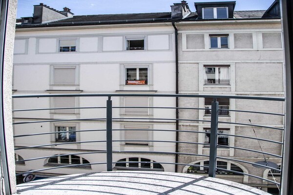 Modern appartement in hartje Pâquis, op steenworp van het Meer van Genève - thumbnail 6