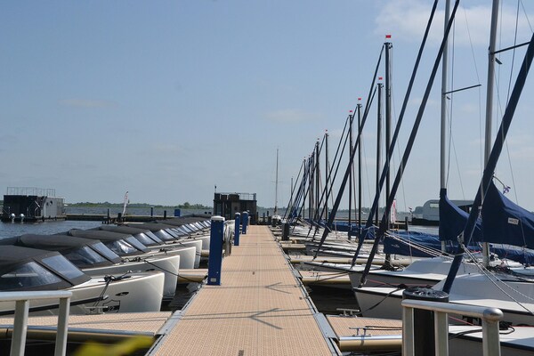 Luxe woonboot RiggelBrug aan het Sneekermeer voor 4 personen - thumbnail 6