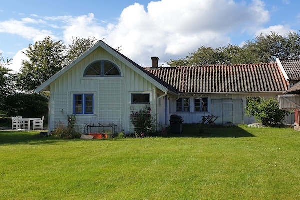 Sfeervol vakantiehuis aan de golfbaan bij Åsa, 500m van strand en meer - thumbnail 5