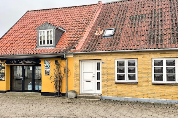Historisch kapiteinshuis uit 1777 in het hart van Marstal - thumbnail 1