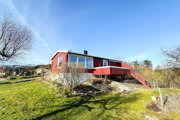 Zonnig vakantiehuis met panoramisch fjordzicht bij Klokkarvik - thumbnail 3