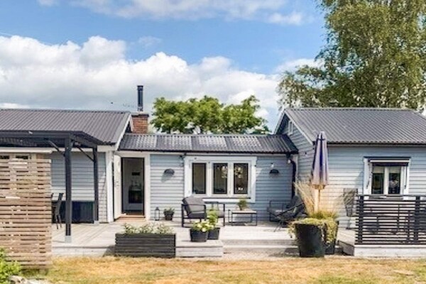 Fris vakantiehuis op 100 meter van zandstrand Sandviken bij Sölvesborg - thumbnail 1