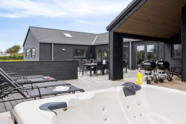 Aan zee: Ruim vakantiehuis in Løkken voor 20 personen · 267 m² - thumbnail 6