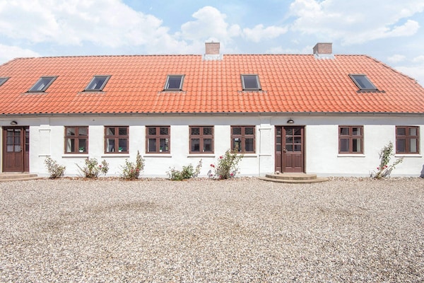 Charmant Deens landhuis met enorme tuin bij Hornsyld, vlakbij golfbaan - thumbnail 1