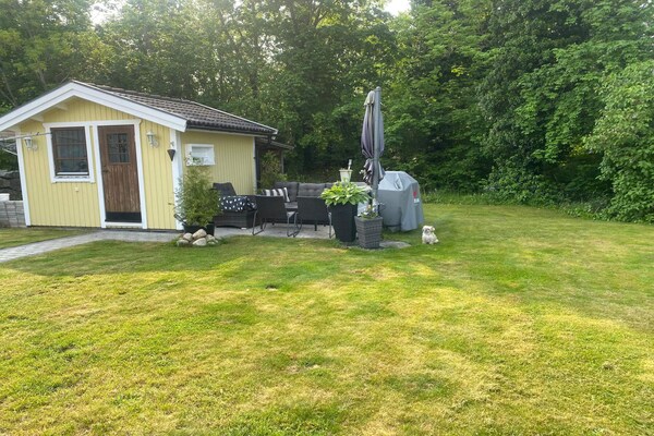 Rustiek vakantiehuis aan de golfbaan in Ronneby met hot tub - thumbnail 2