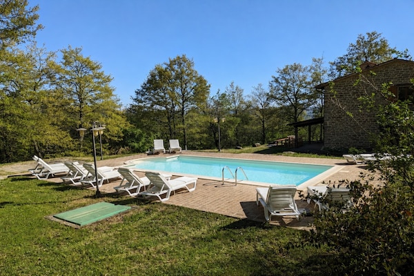 12-persoons vakantiehuis met privézwembad in Apecchio - thumbnail 2