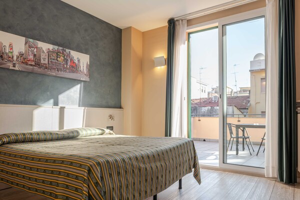 Compact verblijf aan de Ligurische kust bij Ventimiglia, 2 personen - thumbnail 2