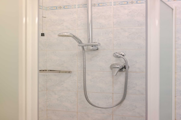 Compact appartement voor 2 personen in hartje Ventimiglia · 14 m² - thumbnail 4