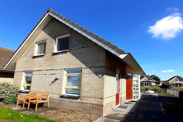 Vrijstaande watervilla met eigen sauna en steiger in Medemblik - thumbnail 1