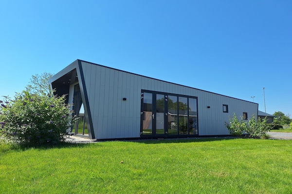 Zaans Huisje: Modern vakantiechalet voor 4 personen in West-Graftdijk - thumbnail 1