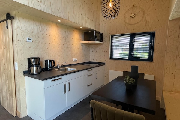 Tiny House West-Graftdijk: speels verblijf aan de rand van de Beemster - thumbnail 3