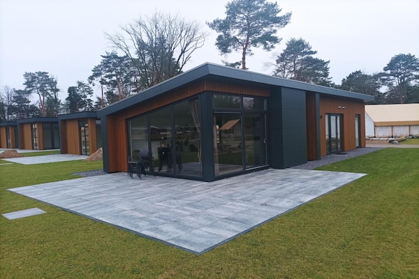 Pavilion Maximaal 4 - Mol