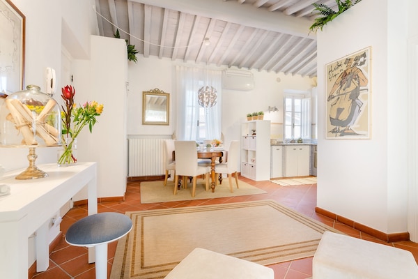 Historisch appartement met terras in hartje Lucca, vlakbij Torre Guinigi - thumbnail 5