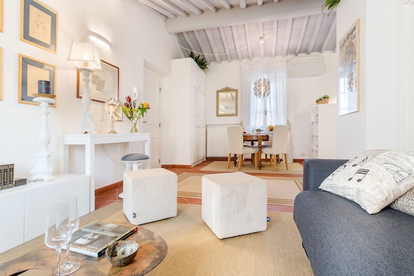 Historisch appartement met terras in hartje Lucca, vlakbij Torre Guinigi - thumbnail 4