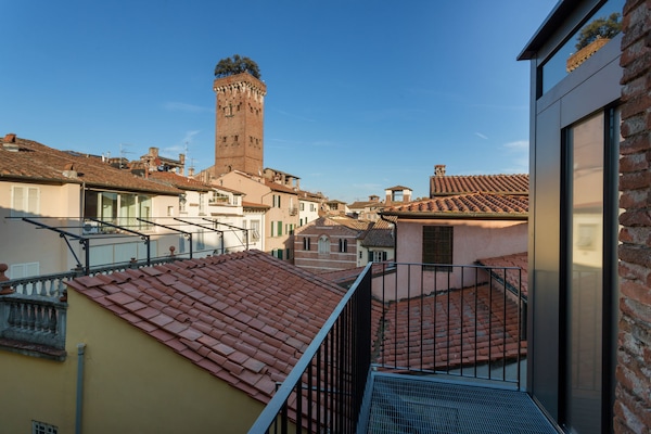 Historisch appartement met terras in hartje Lucca, vlakbij Torre Guinigi - thumbnail 1