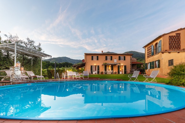 Authentieke Toscaanse villa met infinity pool en uitzicht bij Lucca - thumbnail 4