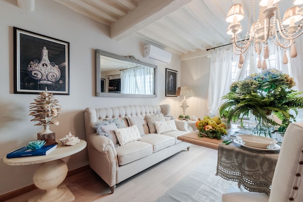 Romantisch appartement in hartje Lucca met geheime tuin en luxe keuken - thumbnail 6