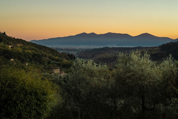 Villa Gufo: Ruim 400m² vakantiehuis met privé-zwembad en uitzicht bij Lucca - thumbnail 5